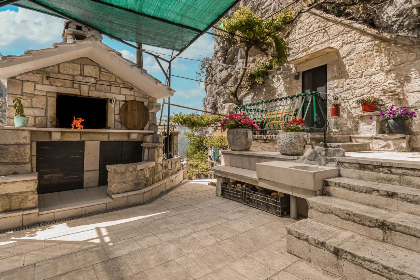 Villa Mini Stone House Omiš Exterior foto